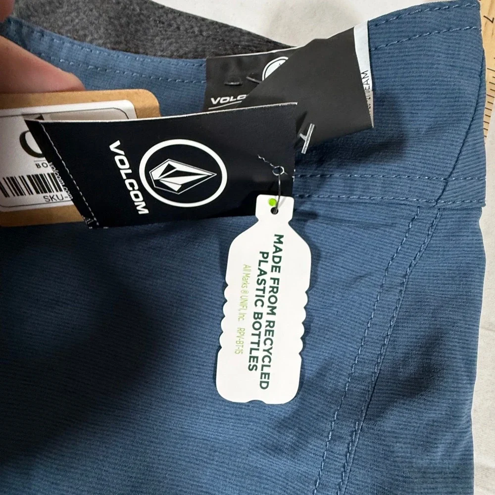 Volcom Lido Solid Mod 20 Boardshorts Indigo Blue Mens 38 A0811926 NEW